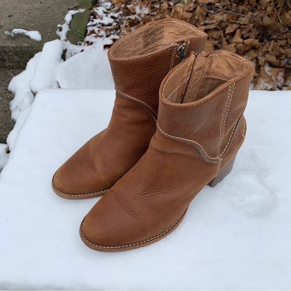 UGG Annie Brown Full Grain Leather Booties Zip-Up Ankle Boots Womens Size 7.5 - Picture 4 of 9